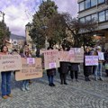 "Sve na svetu rodila je majka": U Vranju održan protest protiv akušerskog nasilja: "u bolnici se pruža pomoć, tu nema mesta…