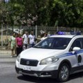 Jedna osoba ubijena, dvoje ranjenih u pucnjavi u brodarskoj kompaniji u Atini