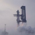 „Mega raketa“ Staršip obavila prvi puni probni let