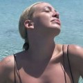 (Foto) Milica Todorović rastegla bikini, provirila tetovaža: Pevačici popustile kočnice nakon raskida, zbog njene objave…