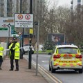 (Video) Panika u najprometnijoj ulici u Londonu! Ljudi u strahu beže, policija istražuje vozilo: Sumnja se da je postavljena…