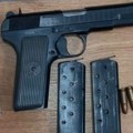 Rožaje: Pretresom stana supružnika, napadača na policiju, pronađen pištolj i municija
