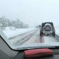 Sneg već parališe Srbiju. Kolaps preko Čestobrodice, zimska oprema obavezna i pre 1. novembra
