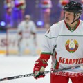 Lukašenko oboren tokom hokejaške utakmice: Snimak incidenta iz Olimpijske arene u Minsku
