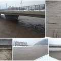 (Video) Vodena stihija iz Crne Gore grabi ka Srbiji Alarmantno stanje u Prijepolju, vodostaj Lima i dalje raste sve ekipe u…