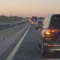 Snimci haosa na prilazima Beogradu: Mili hiljade vozila, kolone kilometarske, ovakve gužve su nezapamćene