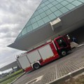 Drama pred Senidin koncert u Beogradu: obezbeđenje i vatrogasci opkolili Sava Centar (foto)