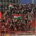 Haos na Karađorđu, tuča između navijača Vojvodine i Fradija, istakli zastavu Velike Mađarske, jedan povređen