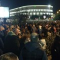 (Foto) Počeo skup ispred Banovine, pristalice Studentske liste slave pobedu