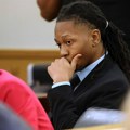 Tinejdžeru u SAD 12 godina zatvora jer je pištoljem ranio tri osobe u školi