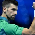 Nole slomio dva reketa, ali pobedio: Izvinjavam se deci koja su gledala