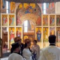 Prve fotografije sa crkvenog venčanja dragane kosjerine: Patrijarh Porfirije ih blagoslovio: Evo kako je sve izgledalo