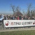 U Dnevniku RTS, nakon izveštaja sa novosadskih demonstracija, pročitano protestno saopštenje SNS