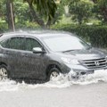 "Moraćete da zamenite čitav motor" Automehaničar upozorio na katastrofalne posledice vremenskih nepogoda: Ukoliko vozite…