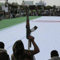 Jemenski pobunjenici Huti prete napadom na američke brodove ako SAD napadnu Iran