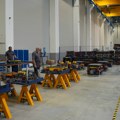 (Foto) Najsavremenija oprema i sve pod konac: Ovako izgleda unutrašnjost nemačke fabrike koja se danas otvara u Preljini