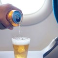Hrana i piće u avionu: Zašto besplatno posluženje ponovo dobija na značaju?