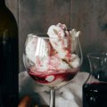 Crveno vino i sladoled od vanile neočekivani duo koji osvaja
