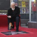 Robert Englund dobio zvezdu na Holivudskoj stazi slavnih: Tokom ceremonije je nosio čuvenu rukavicu Fredija Krugera FOTO