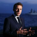 Москва Макрону: Бирајте, венецуелански или ирански сценарио