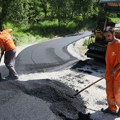 U toku asfaltiranje puteva u Lunovom selu i Ravnima