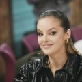 Slavica Ćukteraš kupila 20 kokošaka: Pevačica mir pronašla u selu - "Tako mi žene od 40 plus" (FOTO)