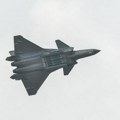 Peking trese svet iz ivice svemira! Najmoćniji kineski stelt lovci ispalili rakete iz stratosfere