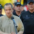 Дачић осудио нападе на ватрогасце: Пожар у Делиблатској пешчари захватио 2.000 хектара, гаси више од 300 људи