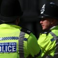 Pucnjava u Velikoj Britaniji; Policajac ranio muškarca