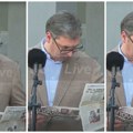 Vučić čitao novine „Nova“ na konferenciji i počeo da viče: Gde piše Putin, gde piše Rusija