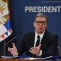 Vučić: U narednih 10 dana svi srednjoškolci dobijaju po 10.000 dinara