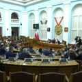 Sukob vlasti i opozicije u Skupštini CG, sednica prekinuta: Pale teške reči, poslanike razdvajale kolege