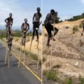 Ljudi "visoki" preko tri metra! Viralan video afričkog plemena zbunio sve: Evo zašto hodaju na štulama!