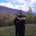Milan Vasić sa Kosova čestitao prvi maj: Snimkom poslao snažnu poruku: Sa trudnom ženom na livadi uradio ovo