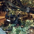 Krov ili drvo vam je palo na automobil tokom oluje? Ne očajavajte, evo kako da naplatite štetu