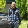 Autoprevoznik Jaćimović blokirao prilaz Opštini Žabalj: Traži da mu vrate tablice „oduzete zbog prevoza građana na protest“…