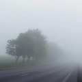 Košava nosi, magla sakriva - opasna kombinacija na putevima Evo kako da sačuvate sebe i druge u saobraćaju, ovo morate znati!…