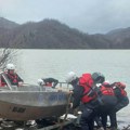Vatrogasci sonarima traže nestale muškarce kod jezera blizu Leskovca: "Ovde nešto nije kako treba"
