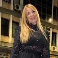 Pevačica se razvela u tajnosti, pa nestala sa estrade Sina odgajala sama i radi na preporuku: "Idem kad me pozovu" (foto)
