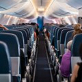 Putnica zapalila cigaretu u avionu, pa let za Tuzlu preusmeren u Budimpeštu i kasnio skoro tri sata (VIDEO)