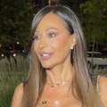 Ceca stigla na gala slavlje u brutalnom crnom miniću: čipka oko dekoltea, a svi gledaju u neobične cipele