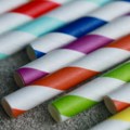 Eko-zabluda? Papirne slamke do šest puta opasnije po zdravlje od plastičnih