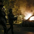 Veliki neredi u Francuskoj zbog ubistva mladića: Zapaljeni automobili, tramvaji, kontejneri, uhapšeno 150 ljudi
