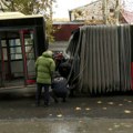 "Vozač GSP je došao je do mene, bio je vidno uznemiren": Očevici o autobusu koji je ured vožnje pukao na pola, Beograđani…