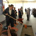 U ovoj Nemačkoj fabrici ćemo zaposliti više od 500 ljudi Vučić položio kamen temeljac za novu fabriku PWO Group