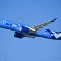 Baksuzni avioni: Boing 787 tek izašao iz fabrike, pa udario Erbas A220 pun putnika koji je prinudno sleteo