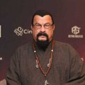 "Veoma volim ovu zemlju" Stiven Sigal snima akcioni film u Srbiji: Otkrio da li koristi srpski pasoš, bio je na srpskom selu…