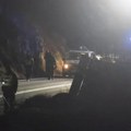 Tri osobe zarobljene u smrskanom automobilu: Timovi hitne medicinske pomoći i policije izvlačili povređe iz oštećenog vozila…