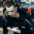 Ako vidite ovog mladića, odmah zovite policiju! Pucao na "škaljarca" u centru Podgorice, pa nestao bez traga - hteo da ubije…