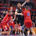 Navijači Partizana bacili topovske udare, utakmica prekinuta